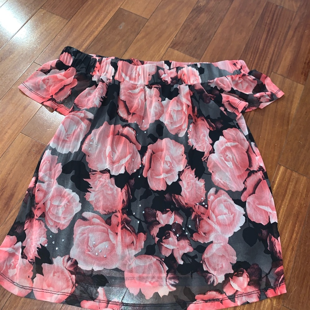 Inc off the shoulder top!